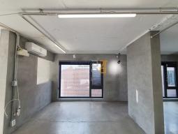 ȫ�� �繫�� 2�� ä�� �� �ٴڳ���